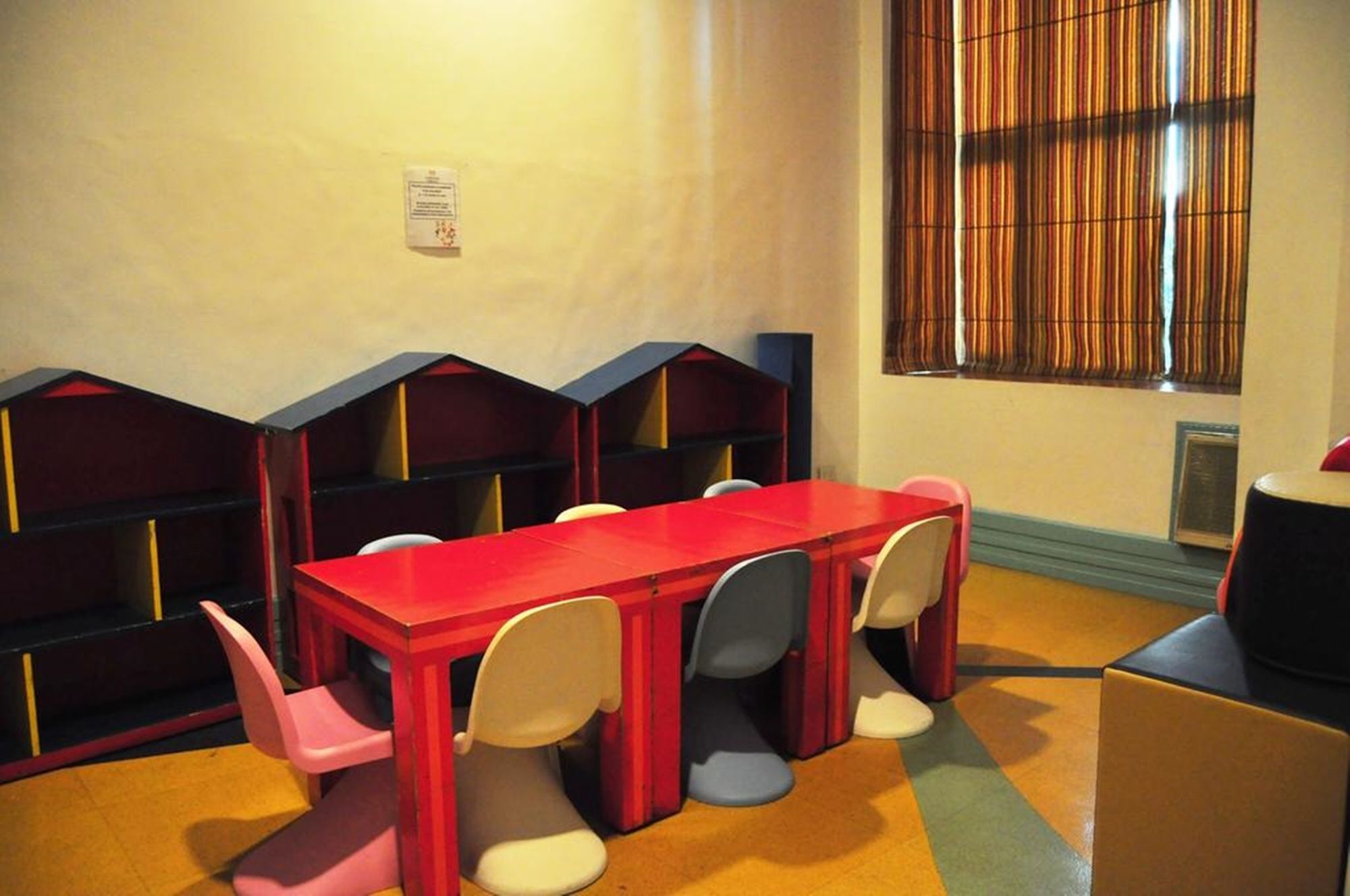 P&S Suites Forbeswood Parklane Taguig Buitenkant foto